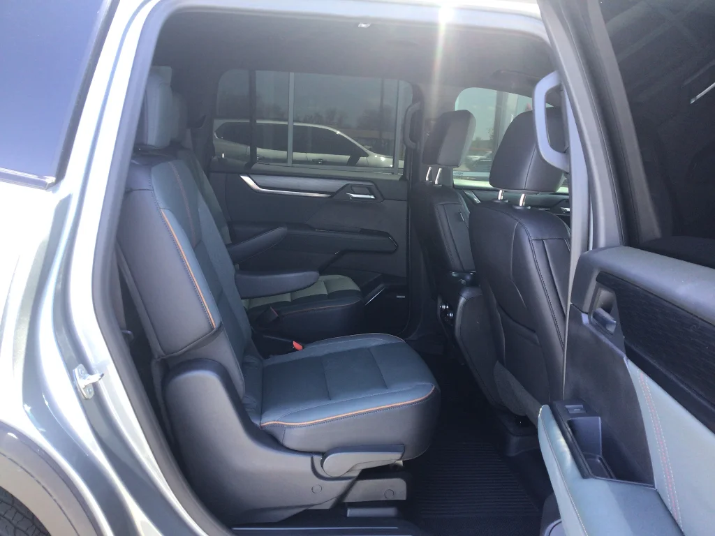 Used 2024 Sterling Metallic GMC AT4 image 7