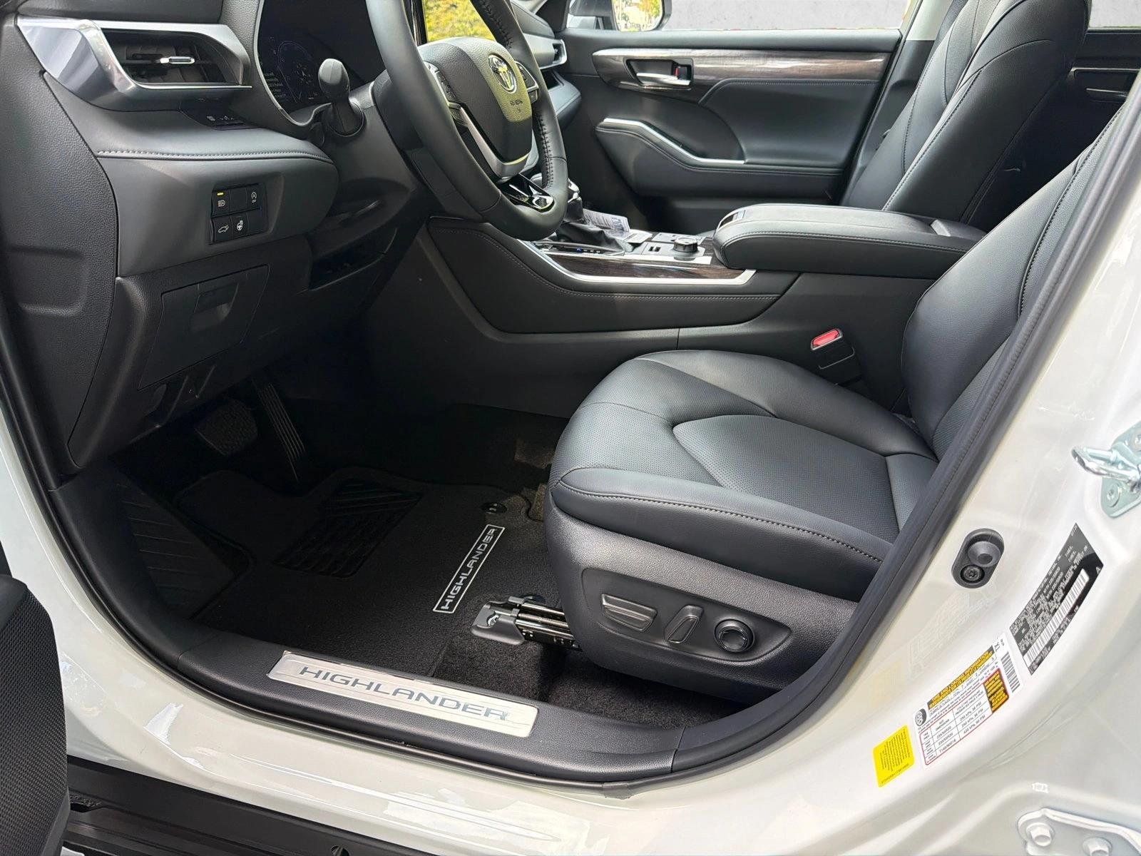 Certified Used 2026 Wind Chill Pearl Toyota Limited image 9