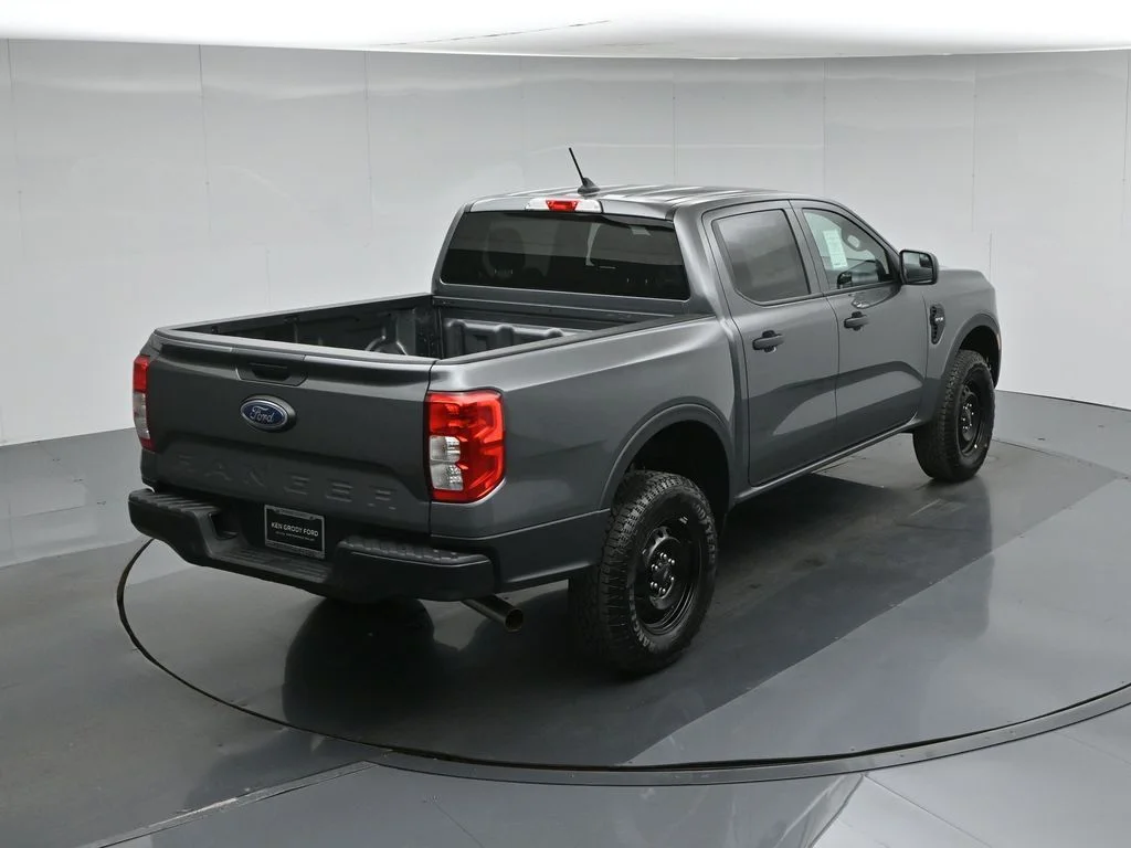 New 2026 Gray Ford XL image 33