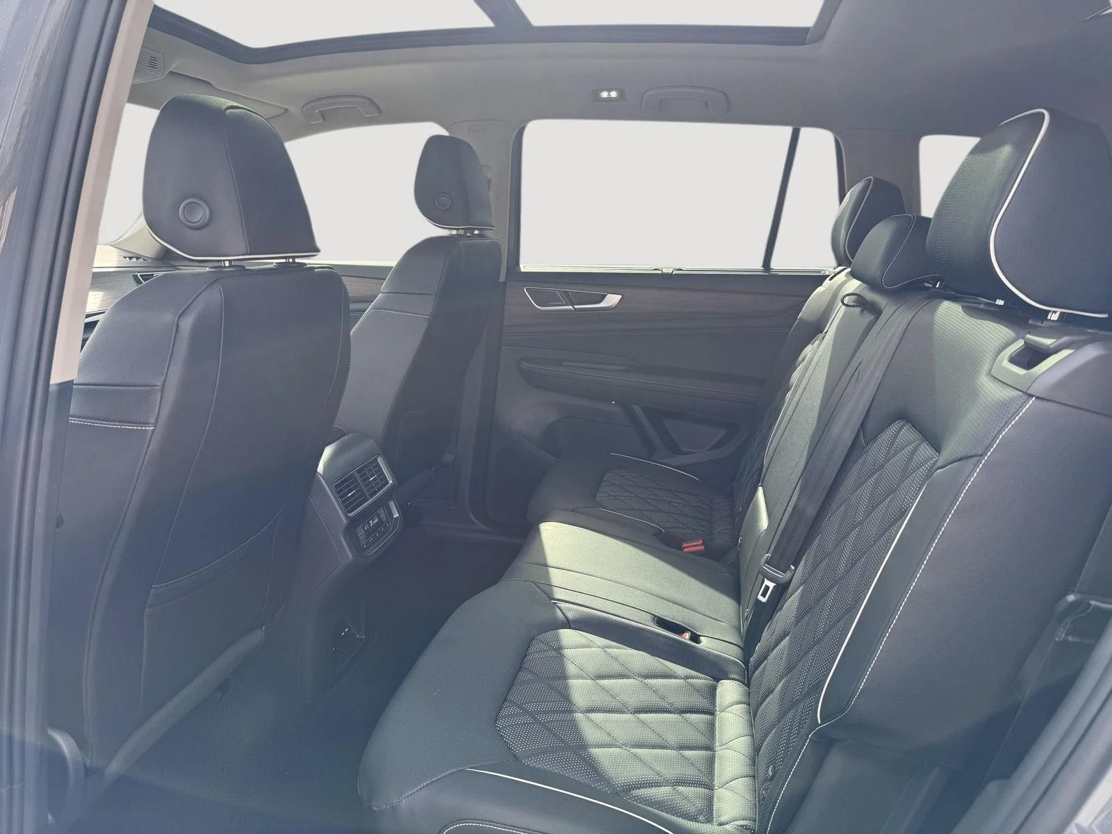 New 2026 Pure Gray Volkswagen 2.0T SEL Premium R-Line image 10