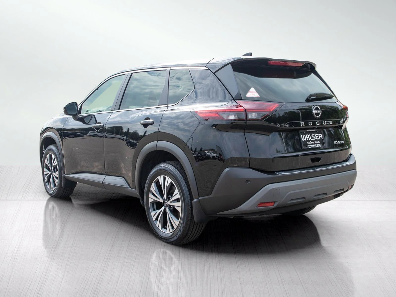 Used 2022 Super Black Nissan SV image 4