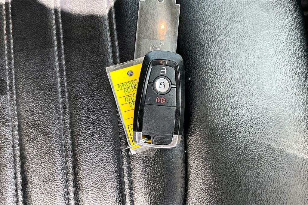 Used 2023 Gray Ford SEL image 12