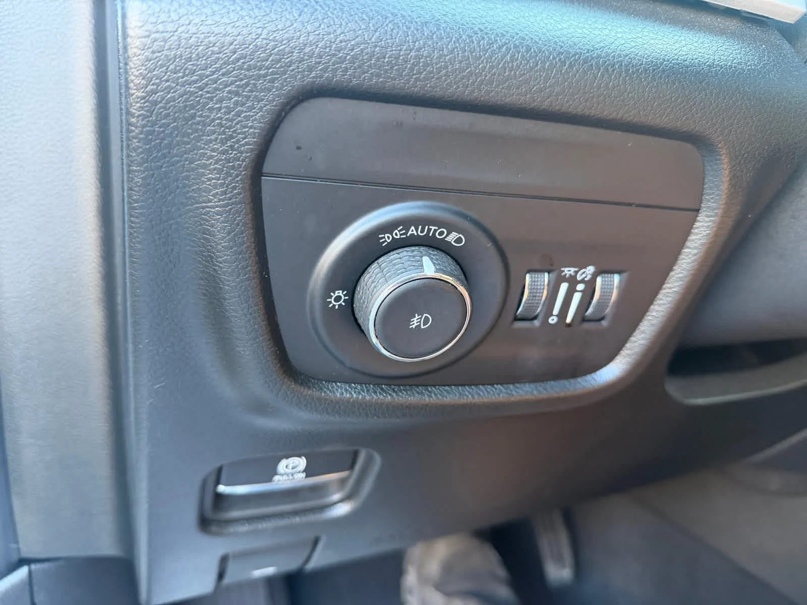 Used 2024 Bright White Jeep Limited image 29