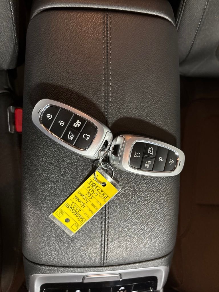 Used 2023 White Hyundai SEL image 34