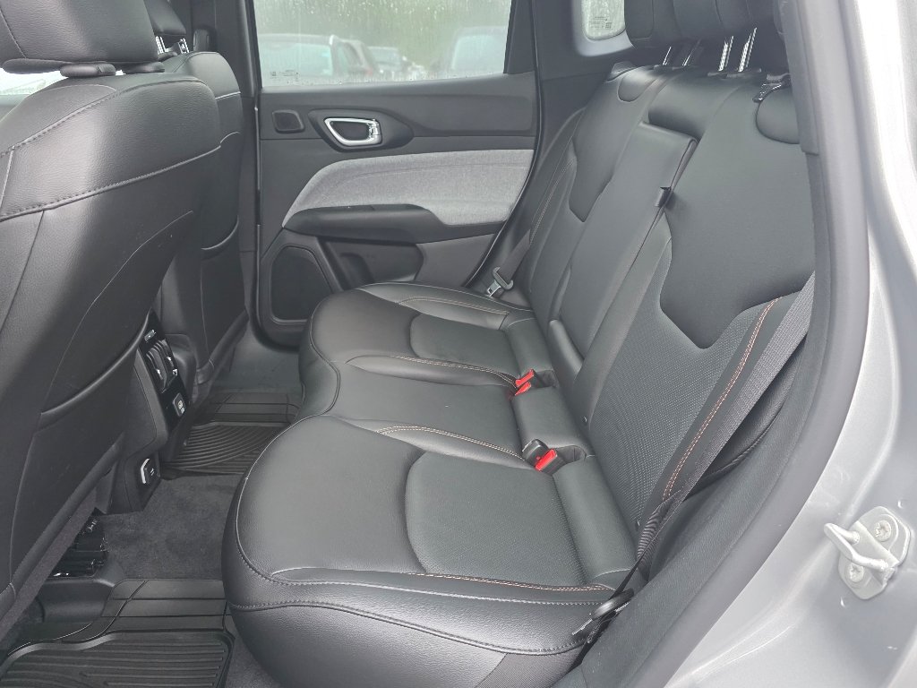 Used 2023 Billet Silver Metallic Clear Coat Jeep Latitude Lux image 27