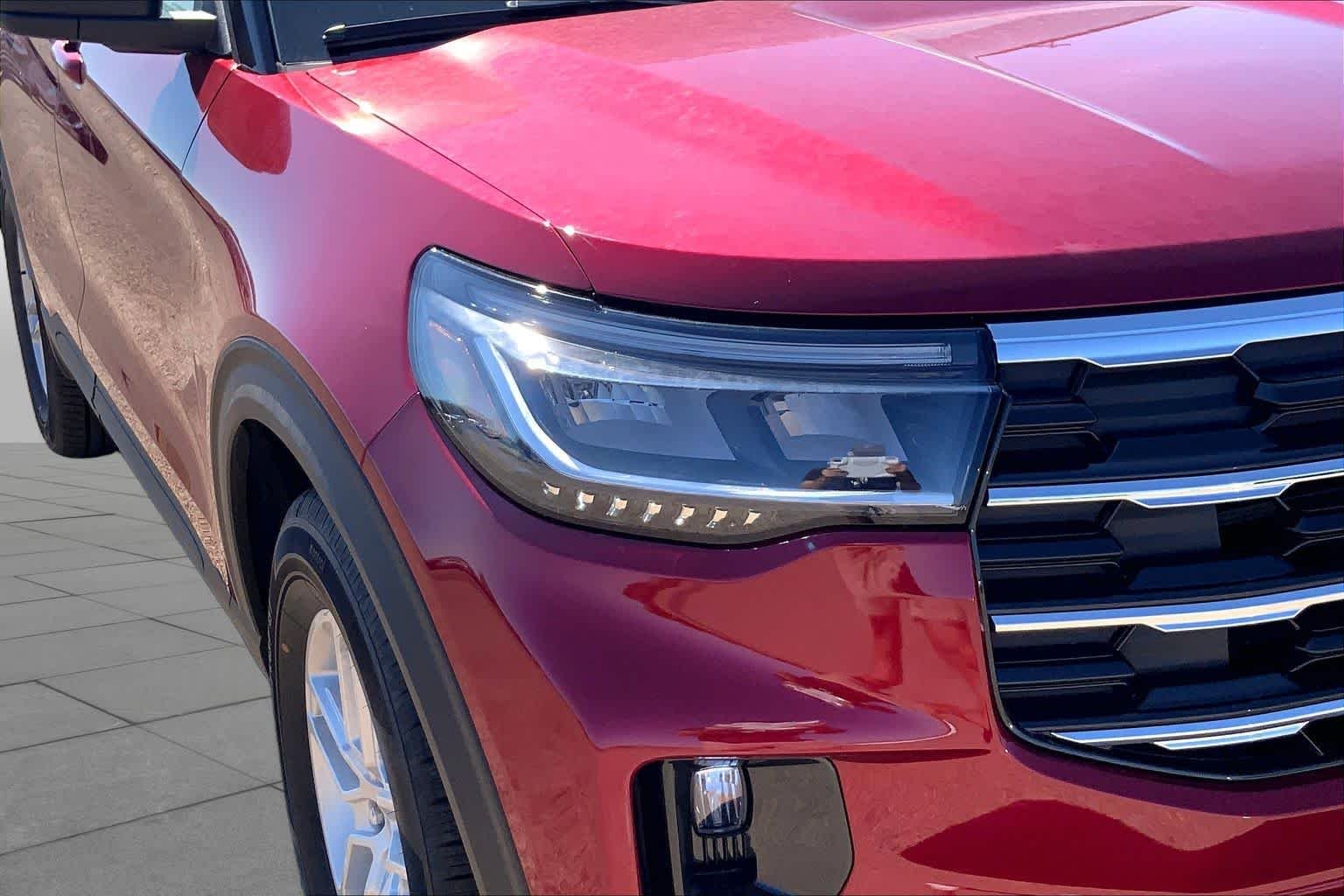 New 2027 Ruby Red Metallic Tinted Clearcoat Ford Active image 13