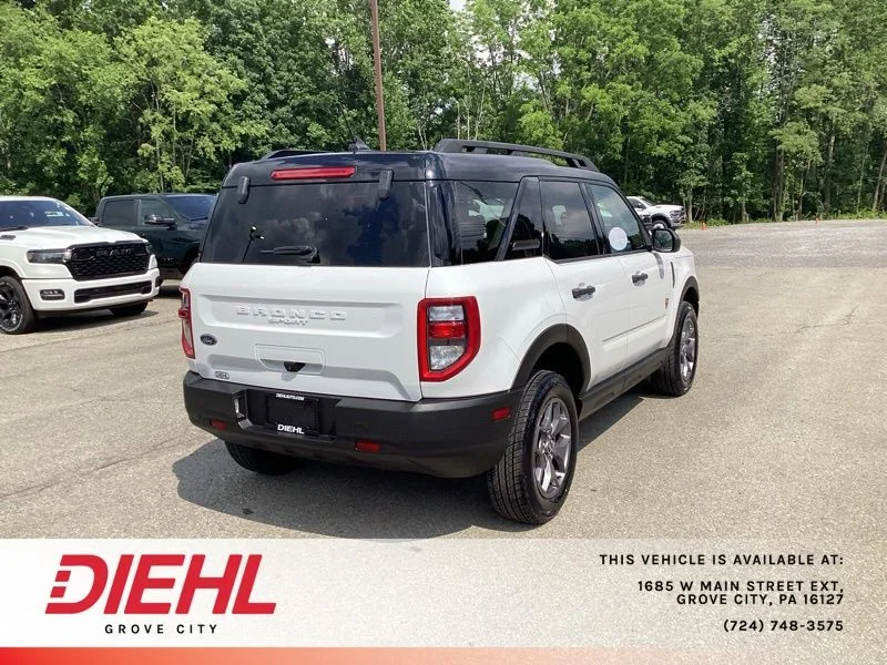 Used 2022 White Ford Badlands image 7