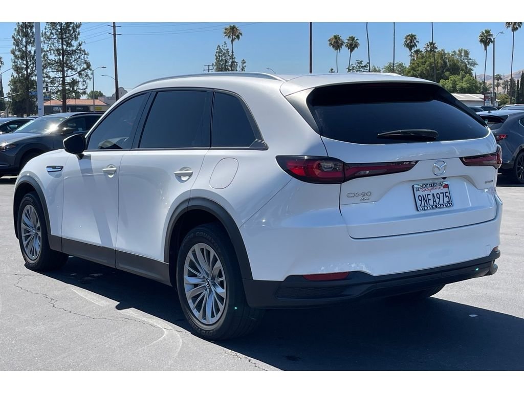 Used 2024 Rhodium White Premium Mazda Preferred image 4