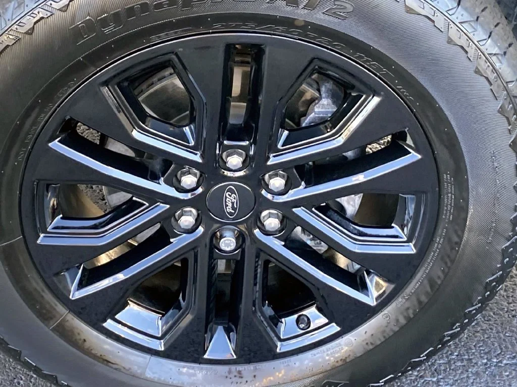 Used 2025 Black Metallic Ford Lariat image 31