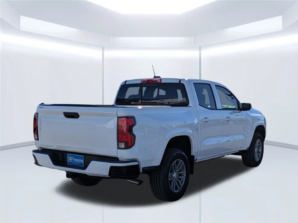 New 2026 White Chevrolet LT image 7