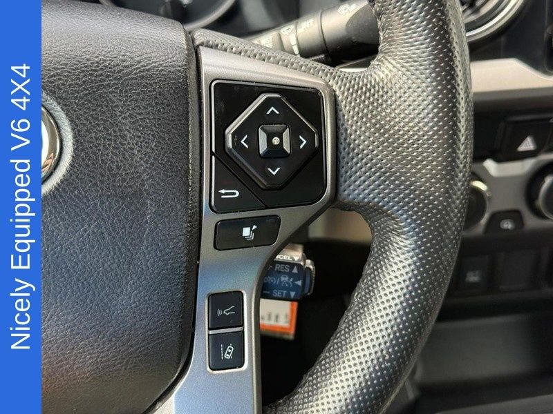 Used 2022 White Toyota SR5 image 21