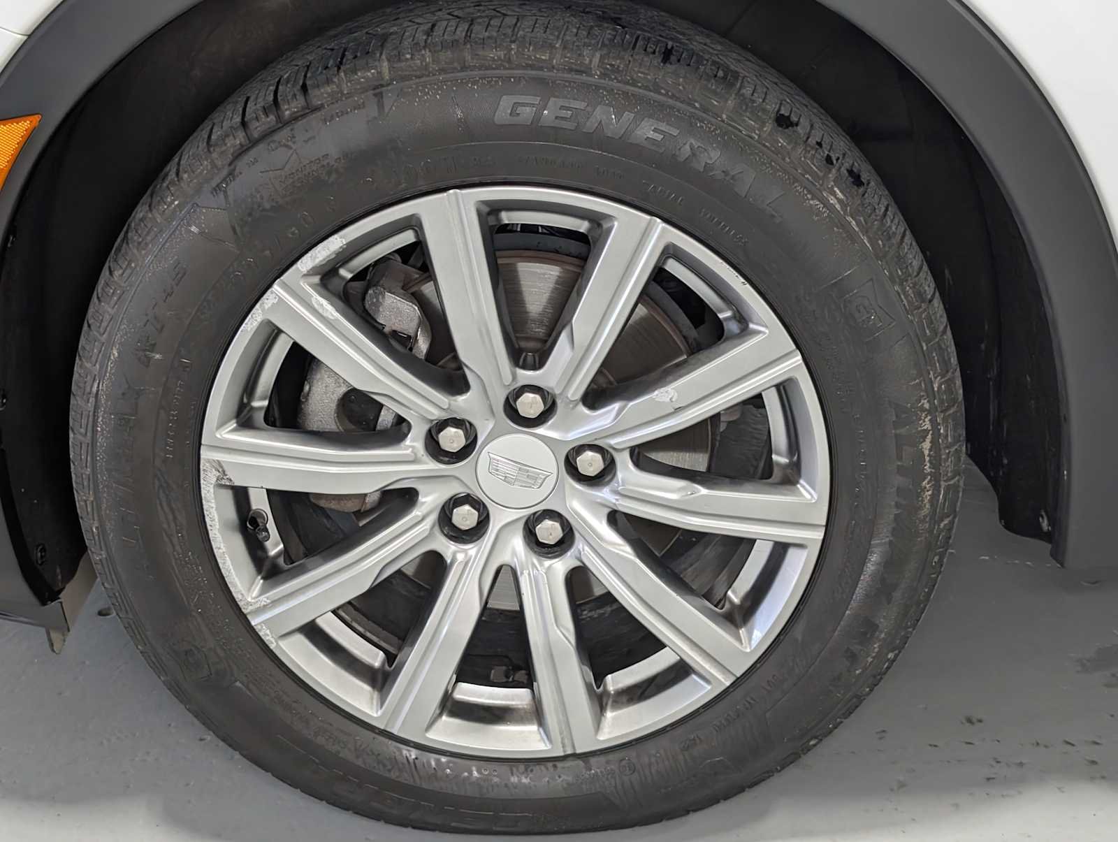 Used 2019 CRYSTAL WHITE TRICOAT Cadillac AWD Premium Luxury image 3