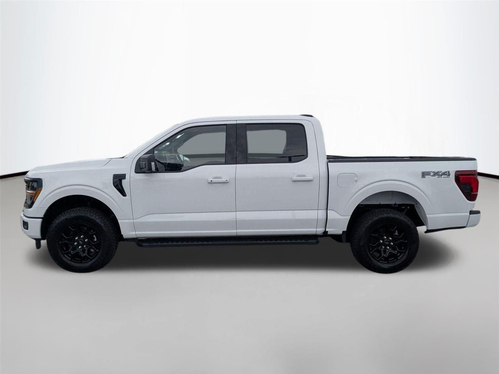 New 2026 Oxford White Ford XLT image 8