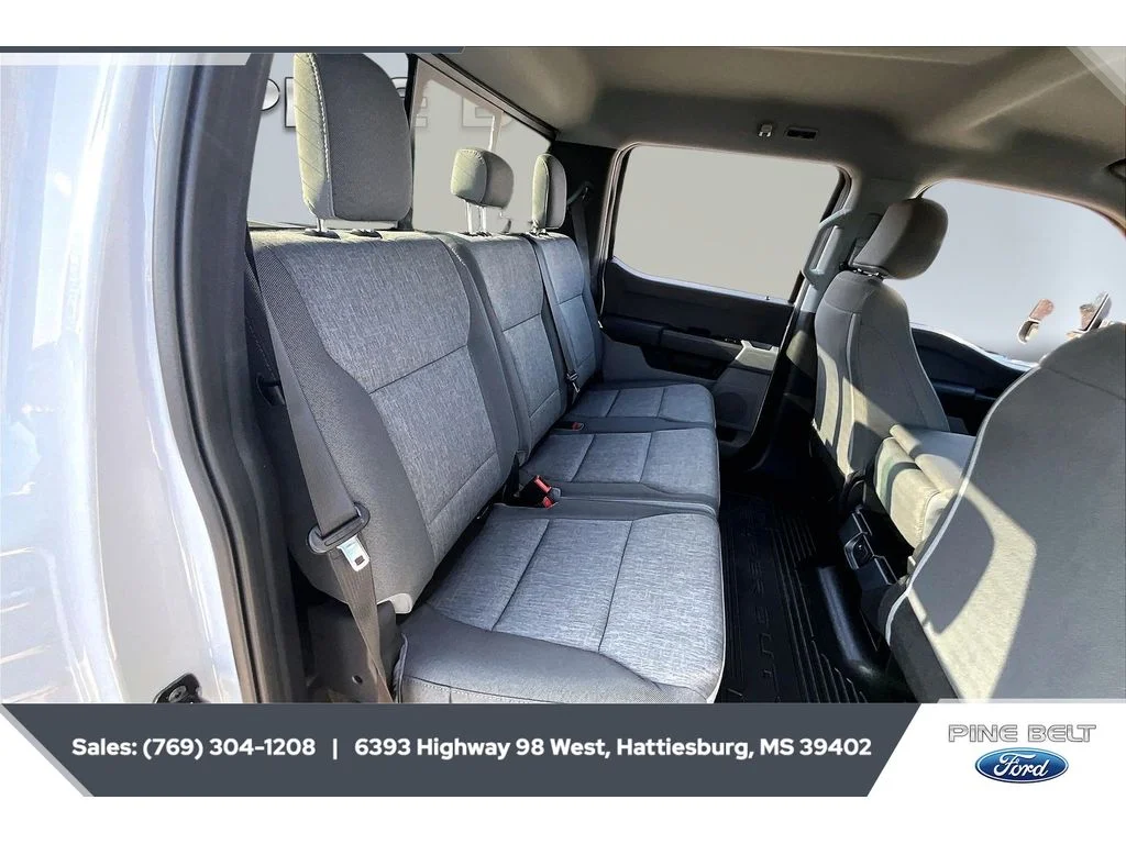 New 2026 Oxford White Ford F-250® XL image 21
