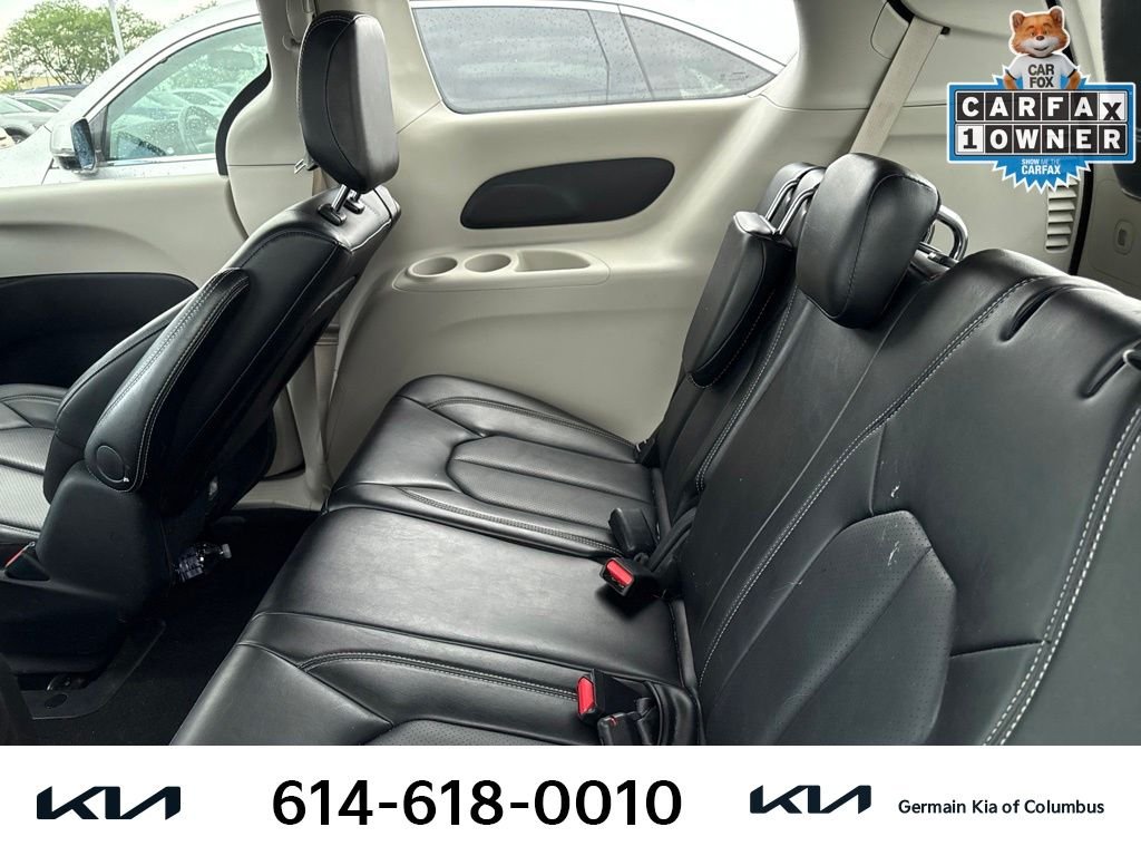 Used 2024 Black Chrysler Select image 10