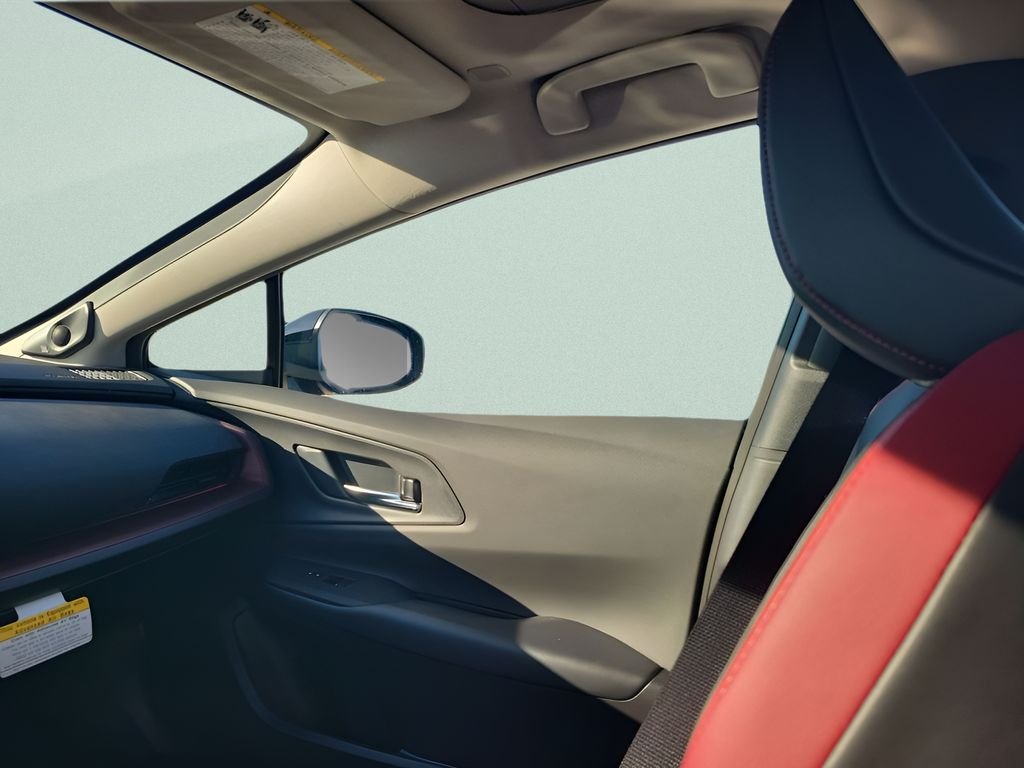 2026 Toyota Prius Plug-in Hybrid XSE Premium - Photo 11