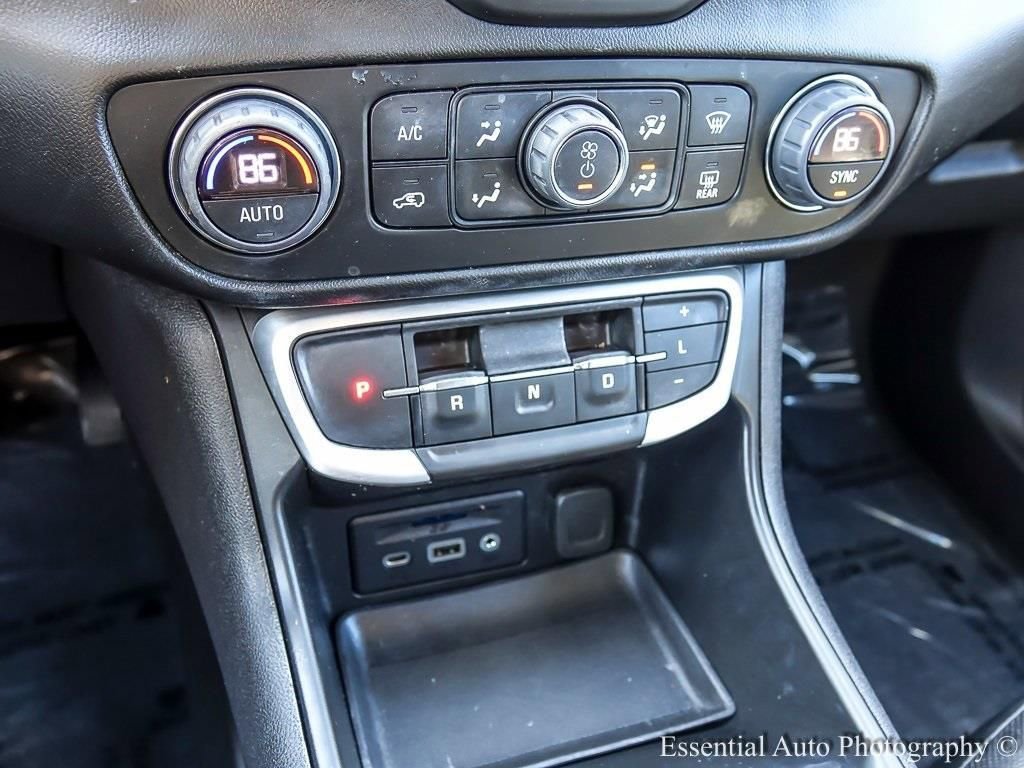 2023 GMC TERRAIN - Image 18