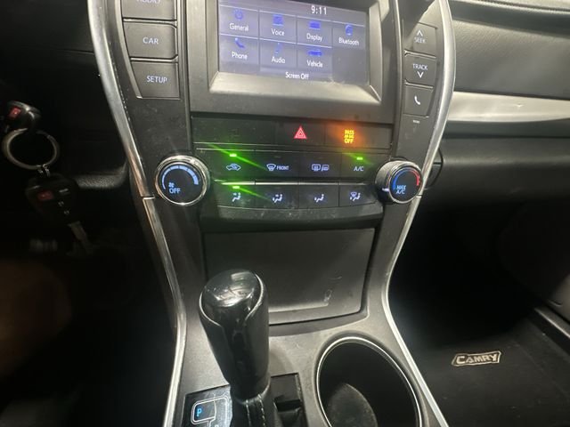 Used 2015 Gray Toyota SE image 21