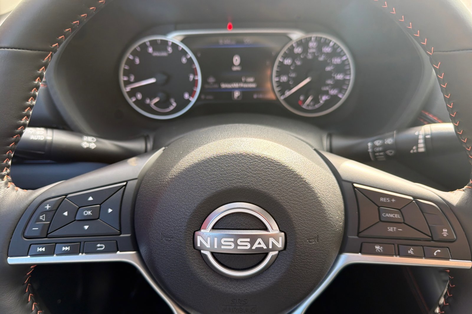 New 2025 Atlantic Gray Metallic/Super Black Nissan SR image 19