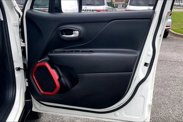 Used 2023 White Jeep Trailhawk image 26