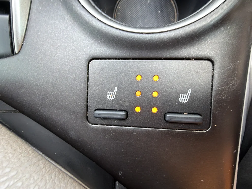 Used 2022 Silver Toyota XLE image 35