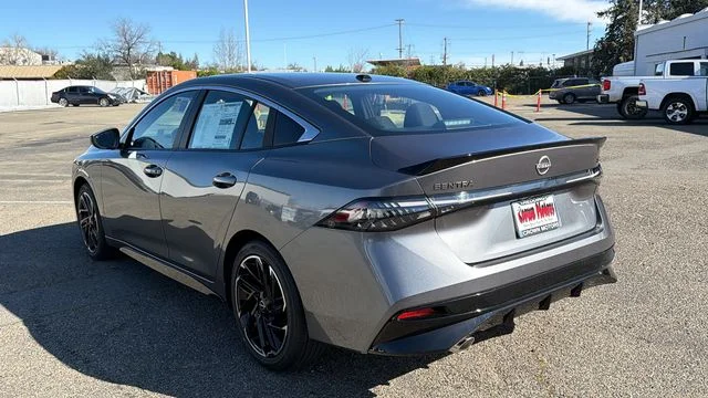 2026 Nissan Sentra SR - Photo 6