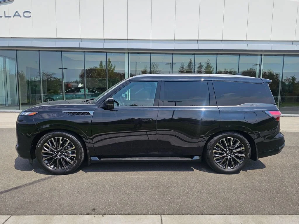 Used 2026  INFINITI AUTOGRAPH image 2