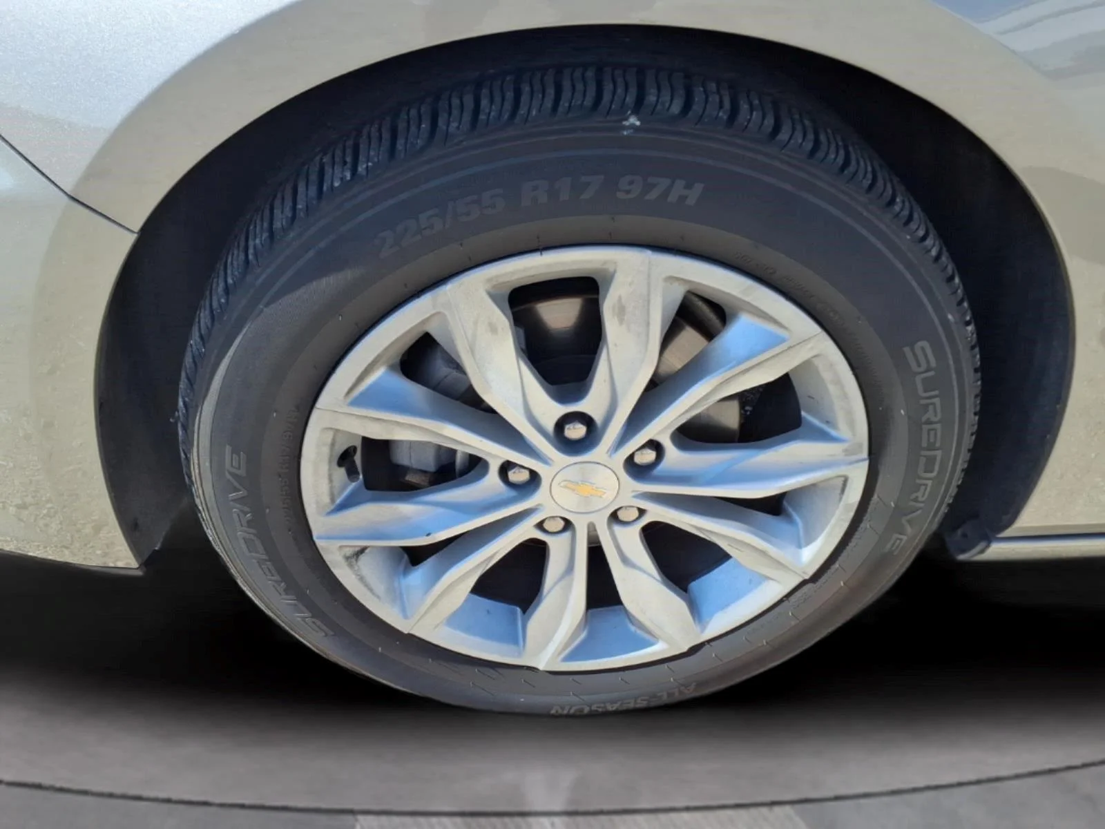 Used 2024 Mineral Gray Metallic Chevrolet 1LT image 9