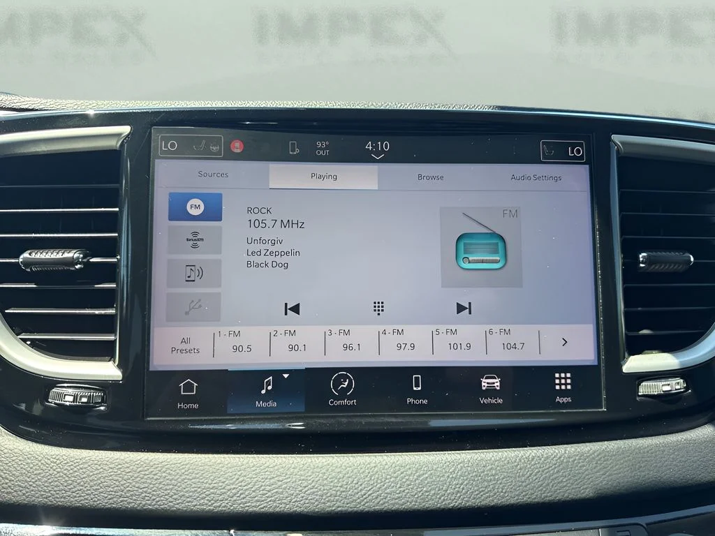 Used 2023 Gray Chrysler Touring L image 18