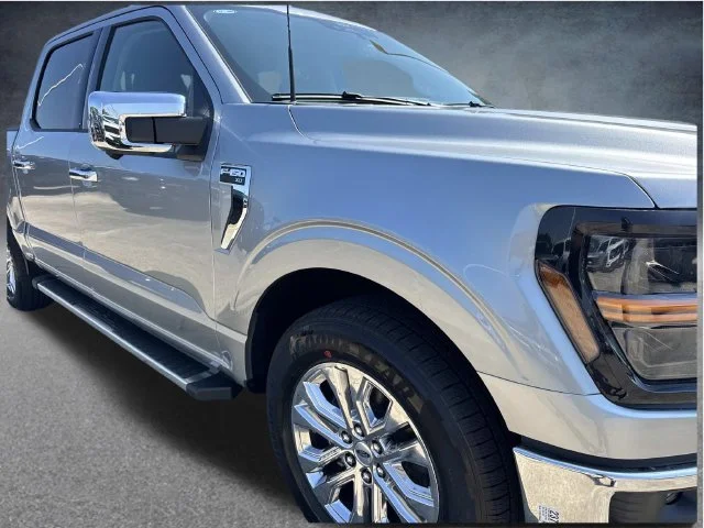 New 2026 Iconic Silver Metallic Ford XLT image 3
