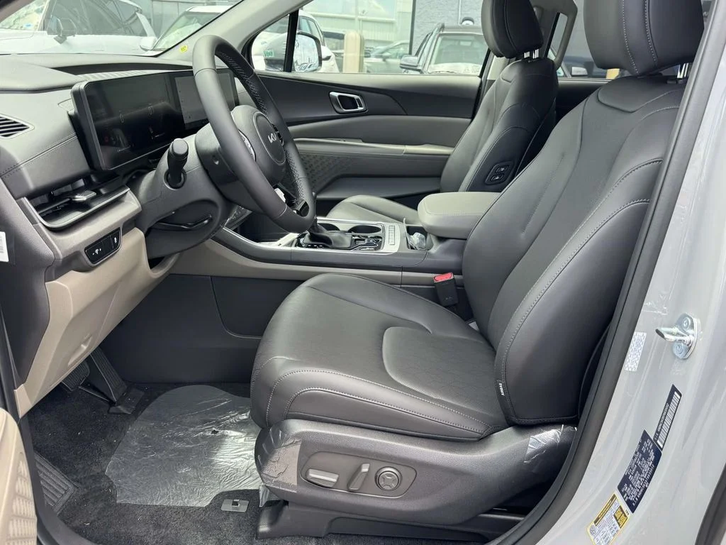 New 2026 White Kia EX image 14
