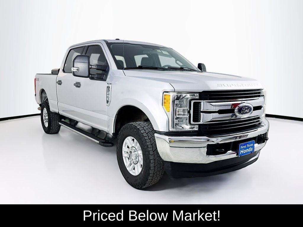 2017 Ford F-250 XLT 4x4 Crew Cab 8' Box's photo