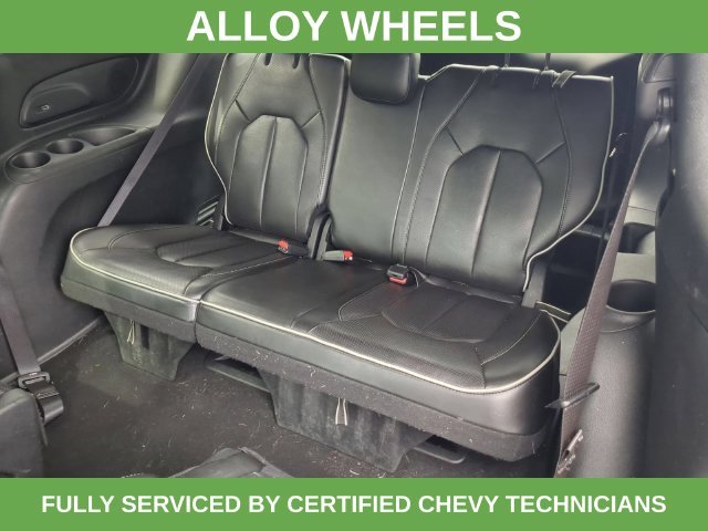 Used 2025 White Chrysler Limited image 21