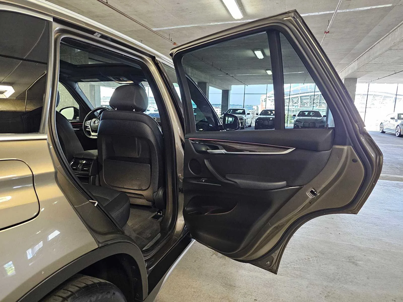 Used 2017  BMW xDrive35d image 26