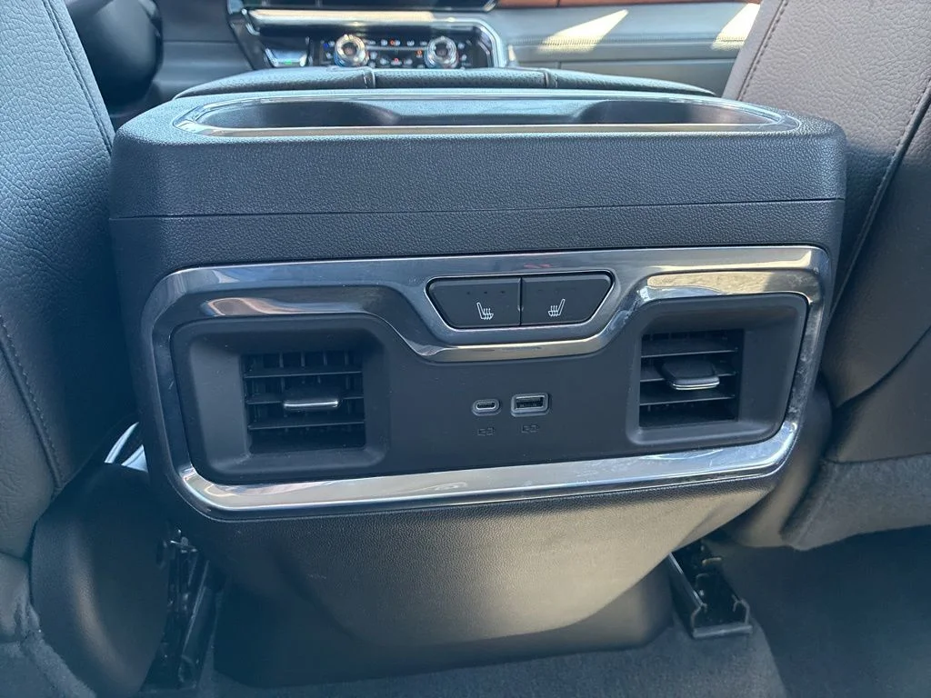 Used 2022 Silver GMC Denali image 27
