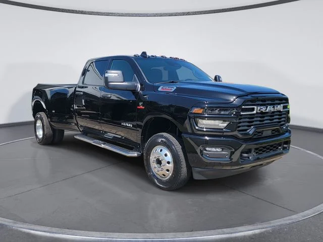 New 2026 Diamond Black Crystal Pearl-Coat Exterior Paint RAM Big Horn image 1