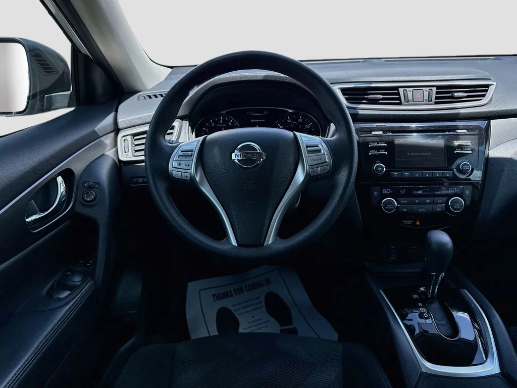 Used 2014 Silver Nissan SV image 26