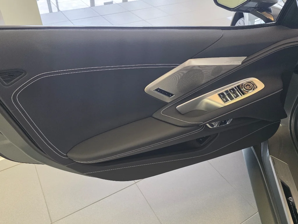 Used 2022 Hypersonic Gray Metallic Chevrolet Stingray image 21