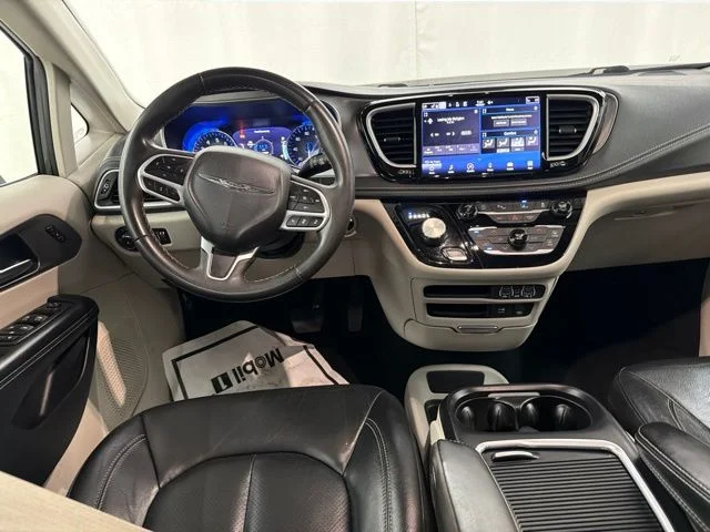 Used 2022 White Chrysler Touring L image 23