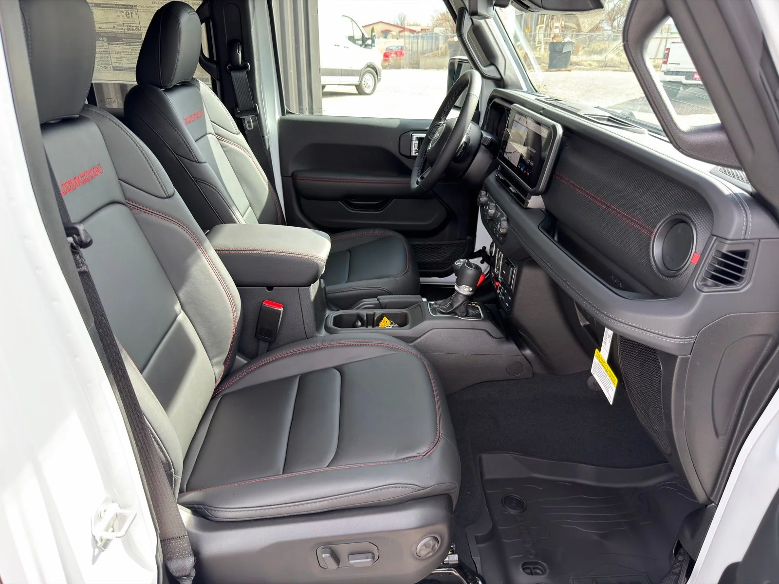 New 2026 Bright White Clear-Coat Exterior Paint Jeep Rubicon X image 37