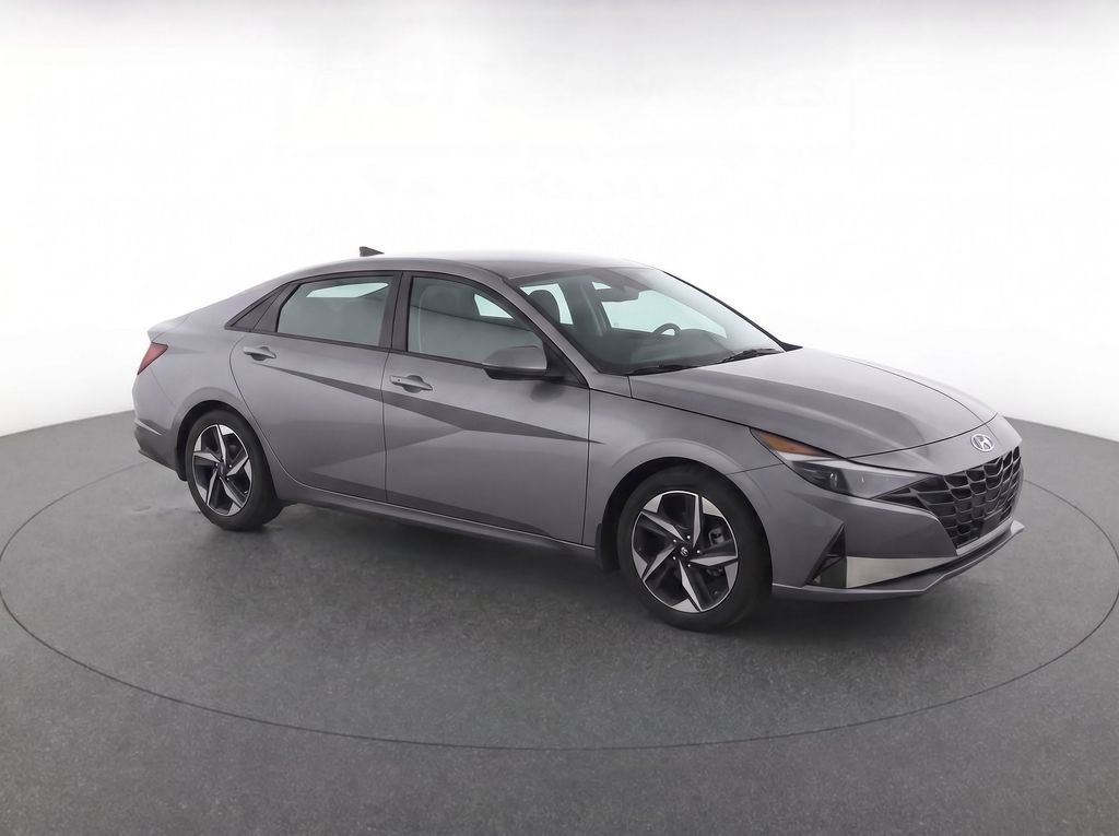 Certified Used 2023 Silver Hyundai SEL image 5