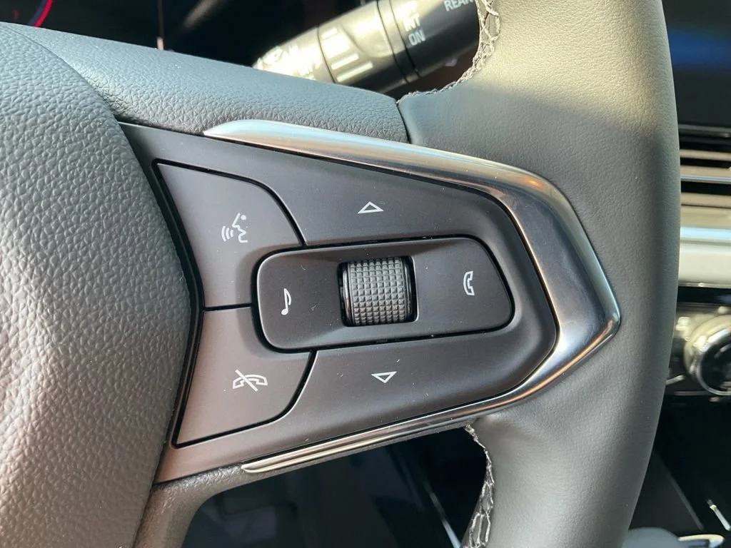 New 2026 Summit White Chevrolet LT image 29
