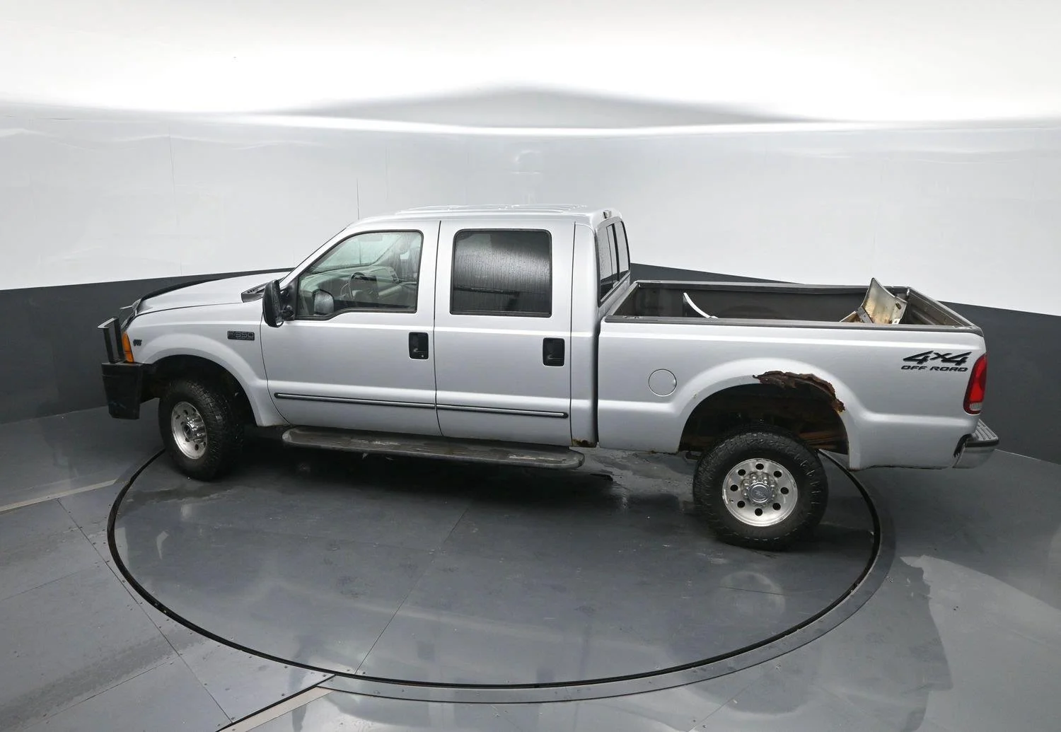 Used 2000  Ford Lariat image 30
