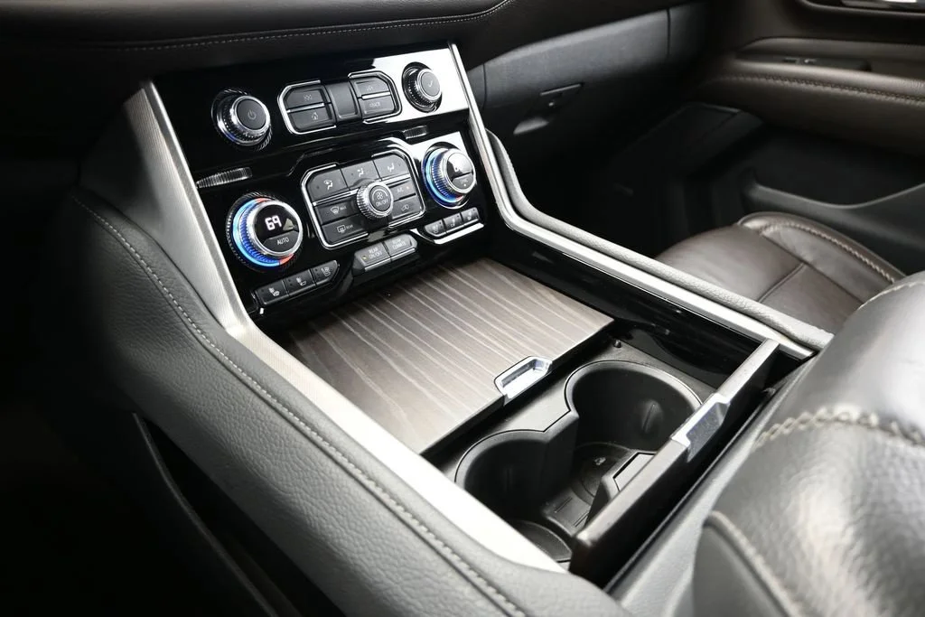 Used 2021 White GMC Denali image 20