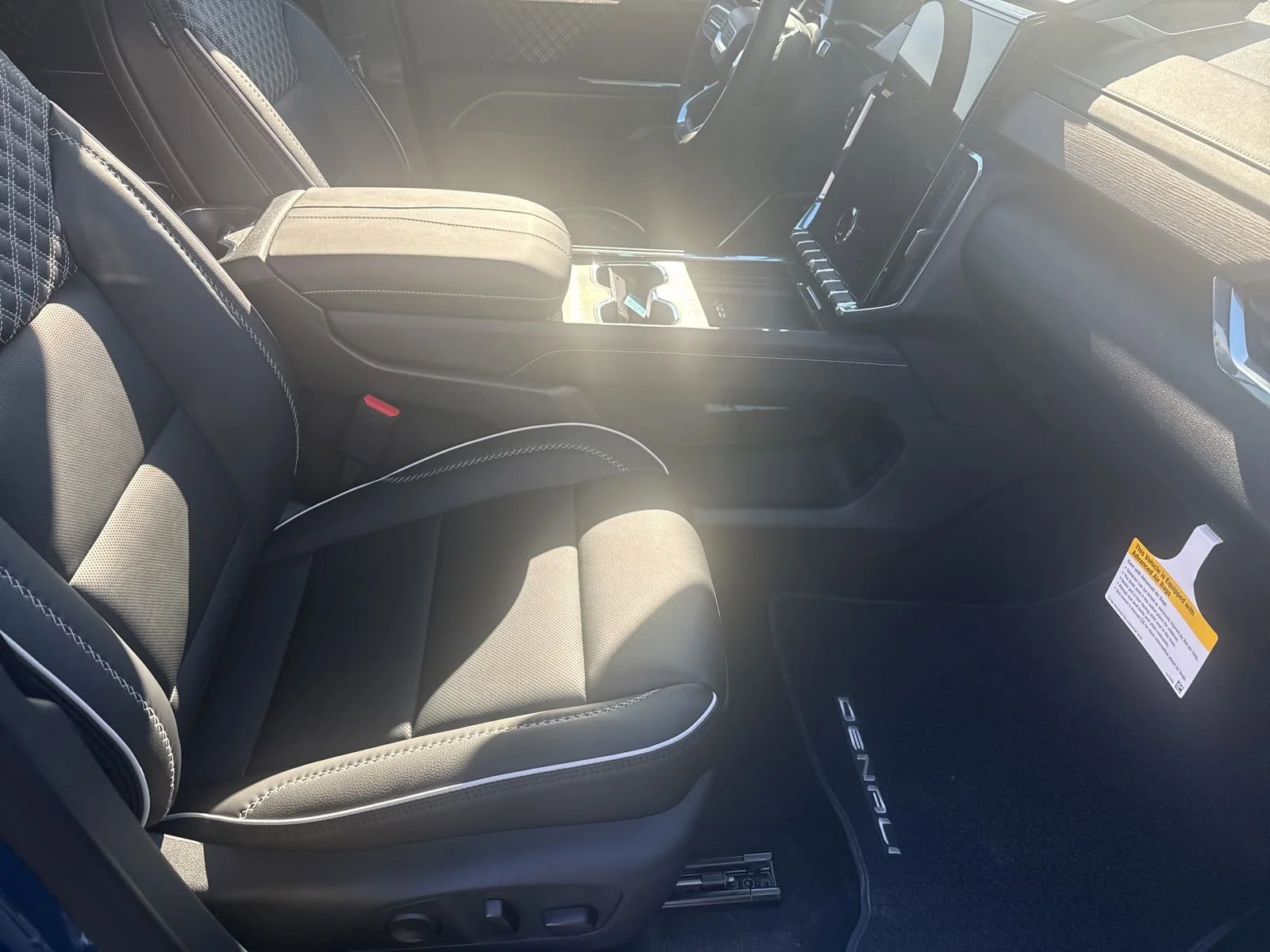 2026 GMC Acadia Denali - Photo 25