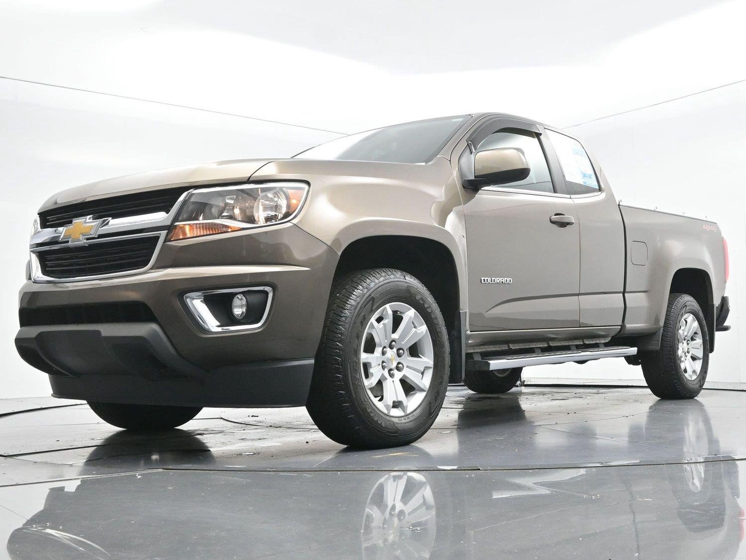 Used 2015 Brownstone Metallic Chevrolet 4WD LT image 53