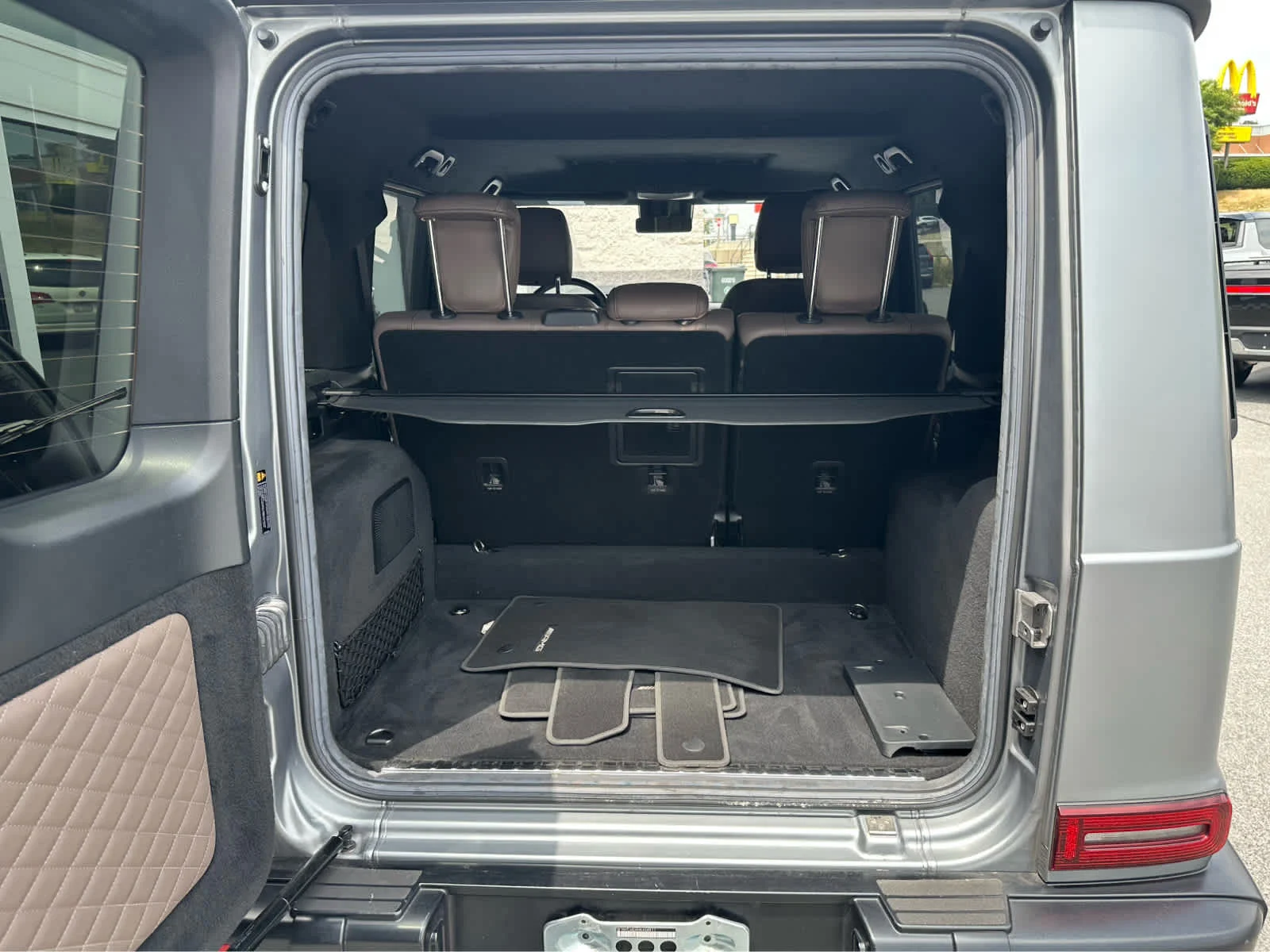Used 2022 MANUFAKTUR Platinum Magno Mercedes-Benz G 550 image 13