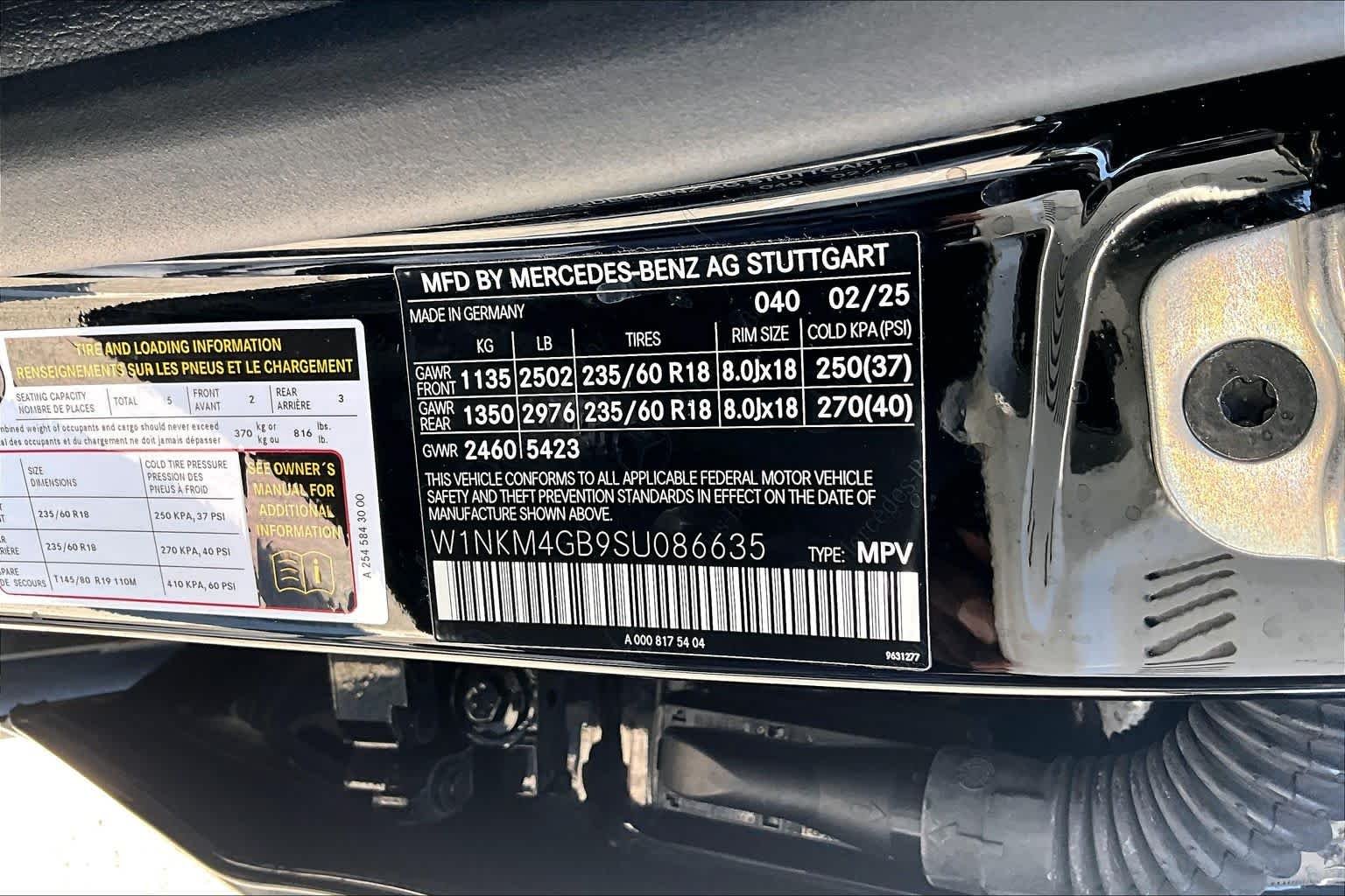 Used 2025 Black Mercedes-Benz GLC 300 image 37