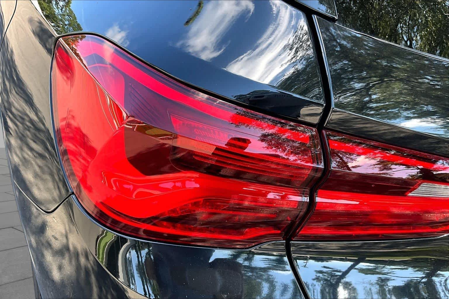 Used 2018 Black Sapphire Metallic BMW xDrive28i image 29