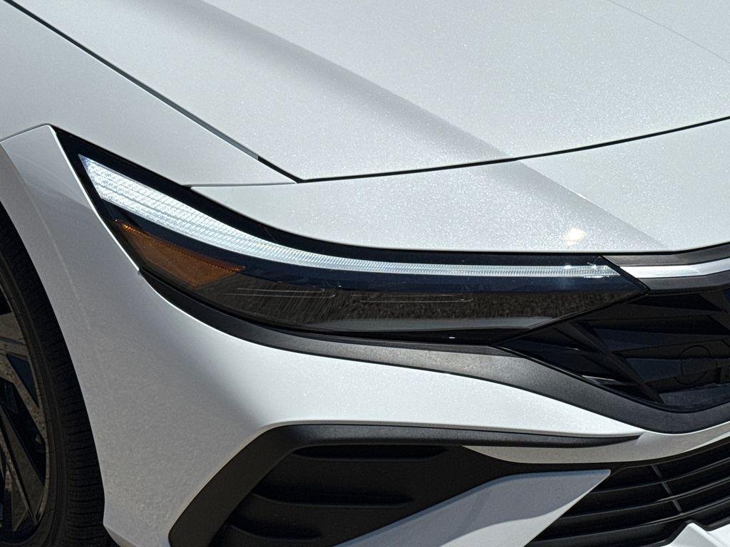 New 2026 White Hyundai SEL Sport image 4